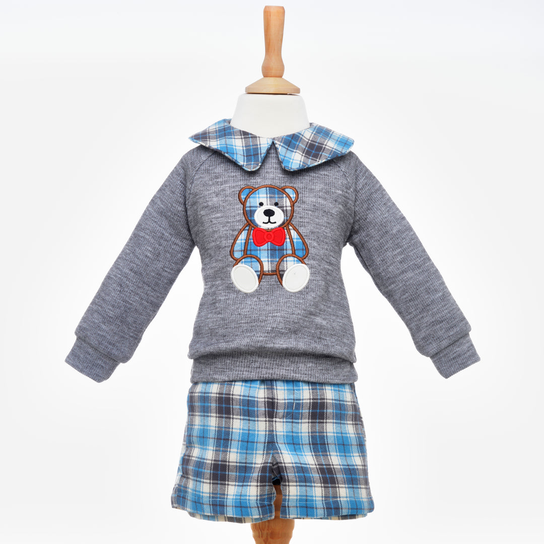Knitted baby boys clothes 